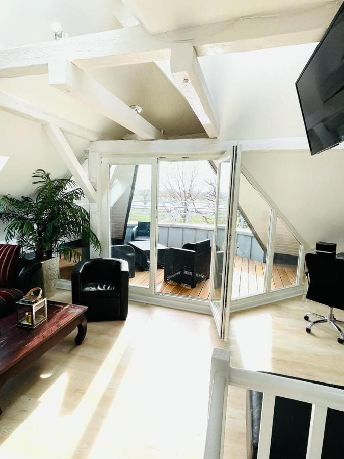 Luxury Rooftop Loft With River View 10Min To City Appartement Düsseldorf Buitenkant foto