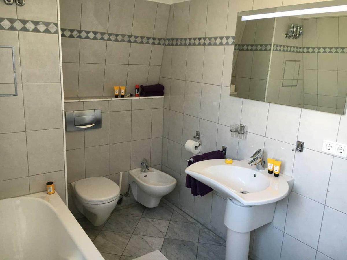 Luxury Rooftop Loft With River View 10Min To City Appartement Düsseldorf Buitenkant foto